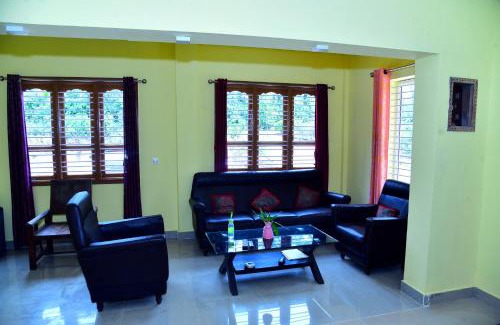 Mudigere House | GoodVibes Homestay - Water Stream & Estate