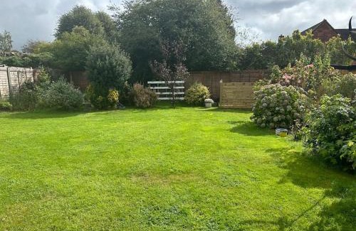 Boxgrove Villa | Goodwood, Tangmere, Chichester 10 people