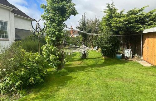 Boxgrove Villa | Goodwood, Tangmere, Chichester 10 people