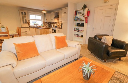 Lisnaskea Cottage | GOOSEBERRY COTTAGE, pet friendly in Lisnaskea, County Fermanagh