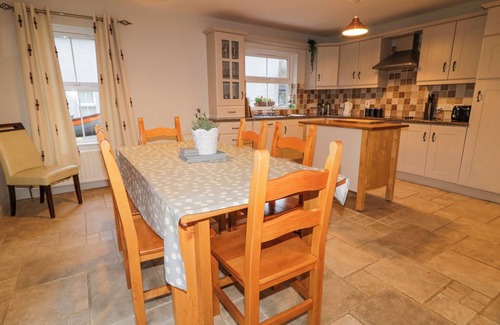 Lisnaskea Cottage | GOOSEBERRY COTTAGE, pet friendly in Lisnaskea, County Fermanagh