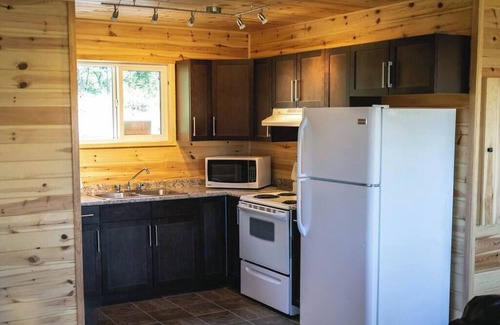 Kenora Cabin | Gopher's Hole Cabin - Lakewood Park Cabins
