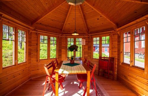 Mora Bed & Breakfast | Gopshusgården - Rum & Stugor
