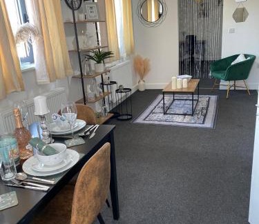 George Green Apartment | Gorgeous 1 Bedroom Apartment Near Heathrow