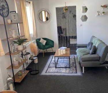 George Green Apartment | Gorgeous 1 Bedroom Apartment Near Heathrow