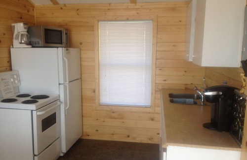 East Ferris Cottage | Gorgeous 1 Bedroom Cottage on Lake Nosbonsing