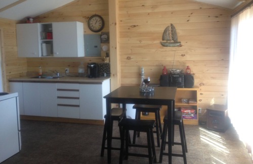 East Ferris Cottage | Gorgeous 1 Bedroom Cottage on Lake Nosbonsing