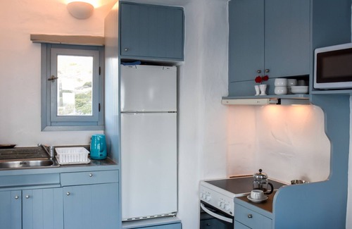 Drios Apartment | Gorgeous 2 bedroom apartment with sea views in Drios, near Golden Beach.