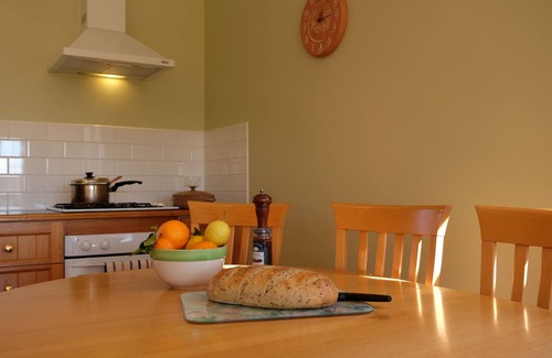 Mograni Cottage | Gorgeous 2 bedroom cottage set in a vineyard with valley views