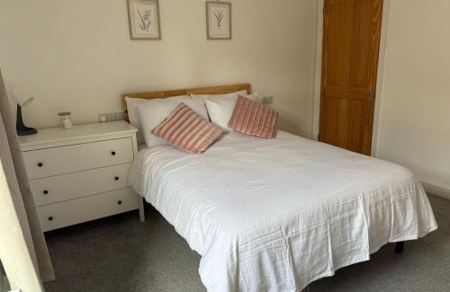 Five Oak Green Apartment | Gorgeous 2 double bedroom Victorian House in Kent