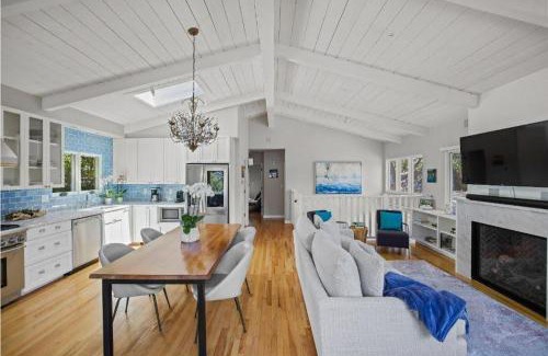 Southeast Carmel House | Gorgeous 3-bdrm home, walk to town and beach