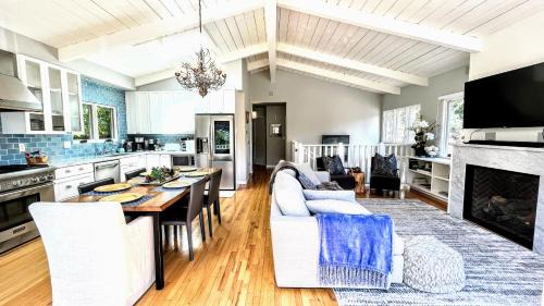 Southeast Carmel House | Gorgeous 3-bdrm home, walk to town and beach