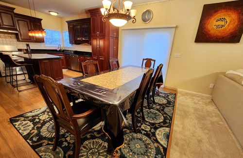 Whittaker House | Gorgeous 4 Bed Home - Short Drive to Downtown A2