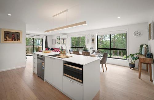 Blackmans Bay House | Gorgeous 4 Bedroom House - Blackmans Bay