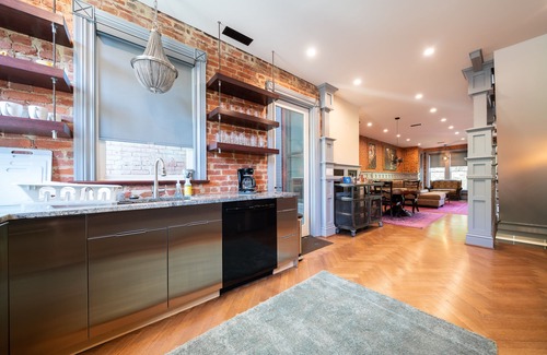 Shaw House | Gorgeous 4 BR/3.5 BA Rowhous U. Steet Area With All New Furnishings!!