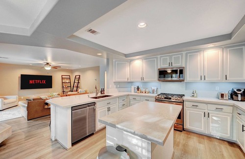 Silverado Ranch House | Gorgeous 6 Bedroom w/King beds, Pool & Spa and Games