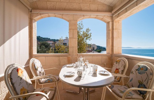 Okrug Donji Apartment | Gorgeous apartment in Okrug Donji