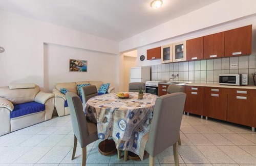 Vinkuran Apartment | Gorgeous Apartment In Medulin With Wifi