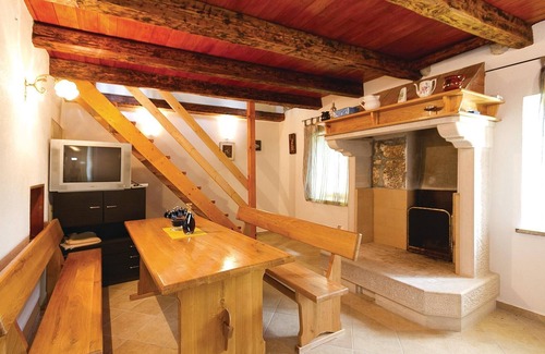 Flengi Apartment | Gorgeous apartment in Vrsar with WiFi