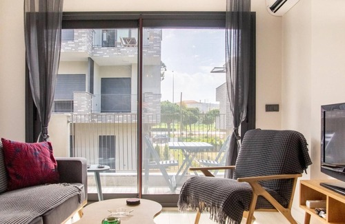 Ilica Apartment | Gorgeous Apartment With Pool and Balcony In Izmir