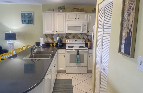 Fort Walton Beach Condo | Gorgeous beachfront condo, shared pool and beach access