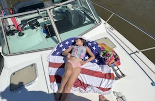Tallman Boat Rental | Gorgeous Boat - weekend on the water - 2 bdrm Cabin Cruiser-yacht club included