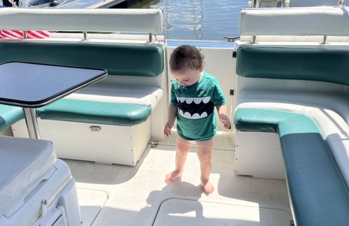 Tallman Boat Rental | Gorgeous Boat - weekend on the water - 2 bdrm Cabin Cruiser-yacht club included