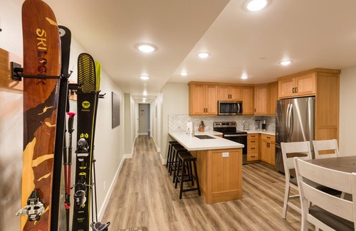 Cottonwood Heights Apartment | Gorgeous brand new 2BR unit, sleeps 6. Amazing ski location!