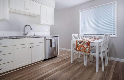 Hillsboro Condo | Gorgeous Bright New Renovation, Single Level, 3 Block Walk to MAX, 20 Miles to Downtown Portland