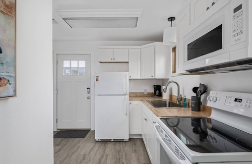 Rockaway Beach Condo | Gorgeous Coastline Setting, Pet Friendly, Seconds to Beach, Community Fire-Pit & Volleyball - Unit 2