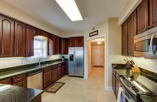 Lancaster Condo | Gorgeous Condo with view overlooking Center Hill Lake