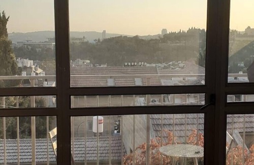 Nachlaot Apartment | Gorgeous duplex in heart of Jerusalem
