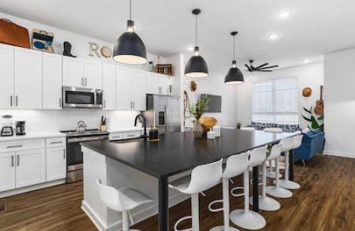 Cleveland Park House | Gorgeous East Nashville House with Rooftop Patio, Garage, 9 Beds, 3 Miles to Downtown