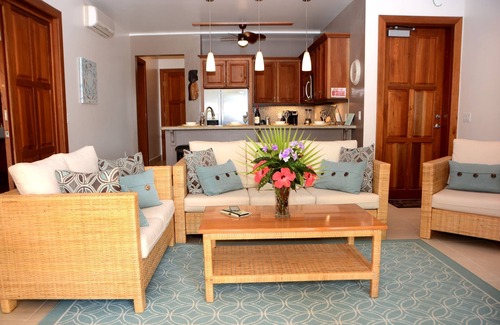 Cocoplum Condo | Gorgeous First Floor Beachfront Condo with Kayaks