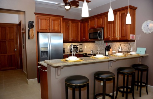 Cocoplum Condo | Gorgeous First Floor Beachfront Condo with Kayaks