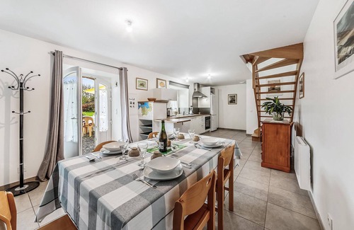Saint-Meloir-des-Ondes House | Gorgeous home in Saint-Méloir-des-Ondes