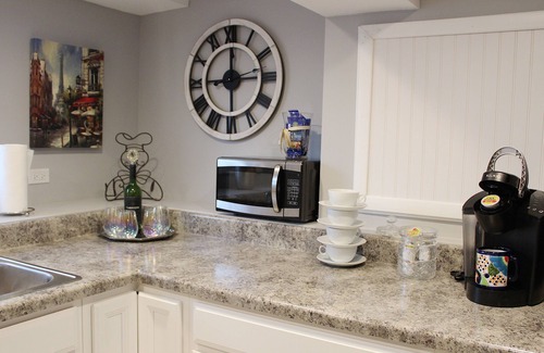 Mayfair Apartment | Gorgeous Garden unit located in wonderful North Chicago neighborhood!