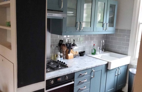 Faraday Apartment | Gorgeous Georgian apartment, 2 King beds and Garden
