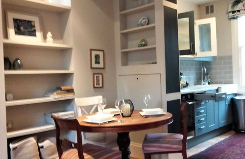 Faraday Apartment | Gorgeous Georgian apartment, 2 King beds and Garden