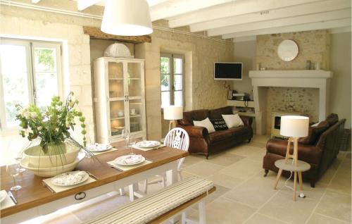 Saint-Martin-des-Combes House | Gorgeous Home In St, Martin Des Combes