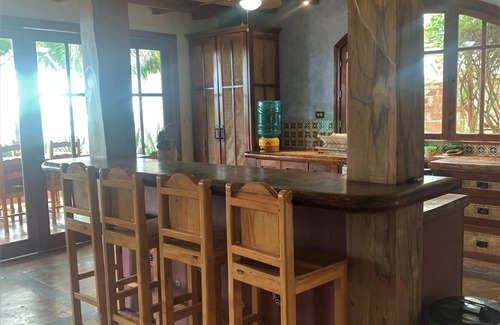 Canoa Villa | Gorgeous Hacienda on the Beach