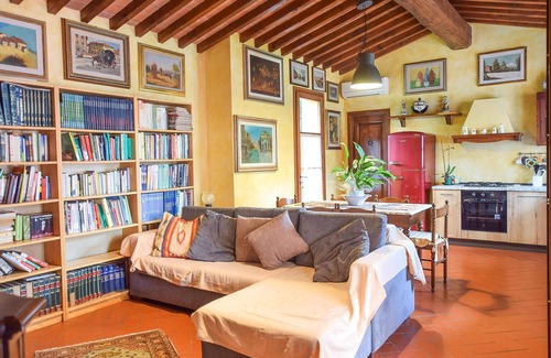Santa Maria a Monte House | Gorgeous home in Santa Maria a Monte