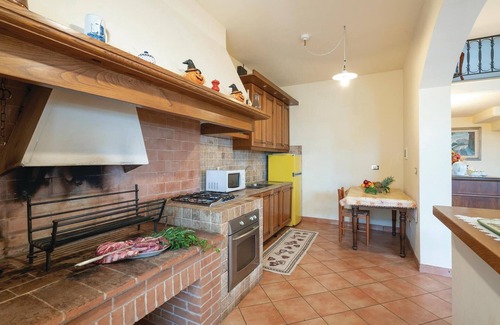 Massa e Cozzile House | Gorgeous home in Massa e Cozzile PT