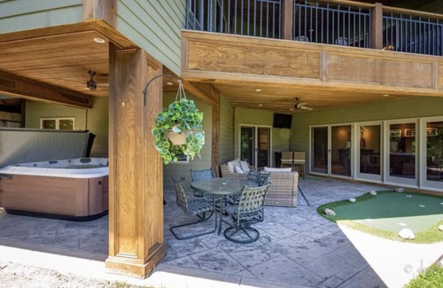 The Galena Territory House | Gorgeous Home- Hot Tub & Pool Table