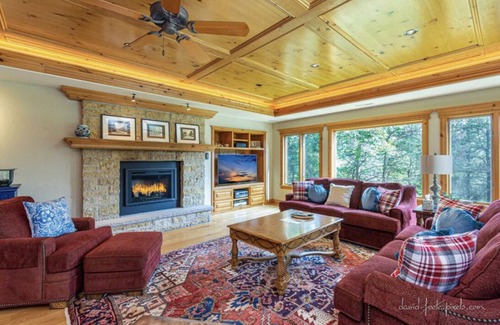 The Galena Territory House | Gorgeous Home- Hot Tub & Pool Table