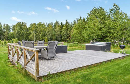 Braas House | Gorgeous home in Braås with kitchen