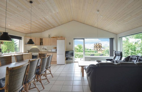 Lyngsbæk Strand House | Gorgeous home in Ebeltoft with sauna