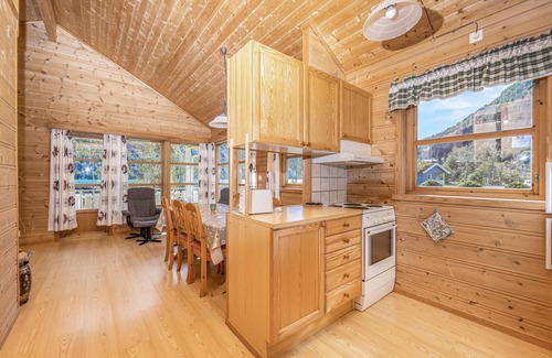 Fjaerland House | Gorgeous home in Fjærland