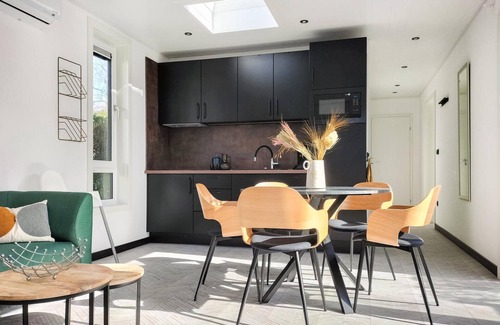 Heinkenszand House | Gorgeous home in Heinkenszand with WiFi