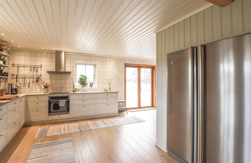 Kopmannebro House | Gorgeous home in Köpmannebro with WiFi
